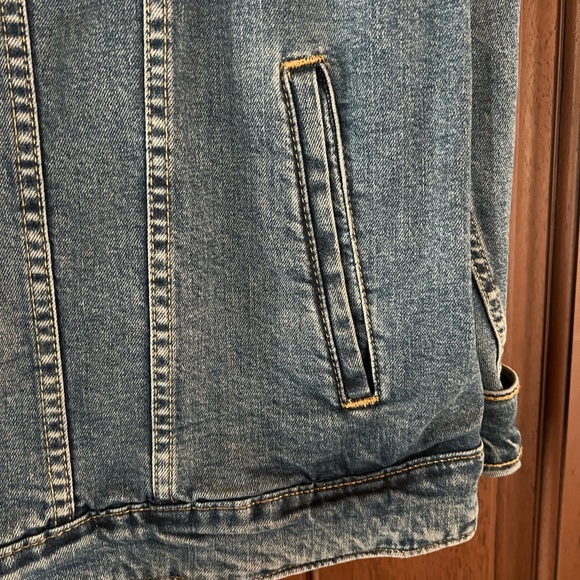 Levi Jean Jacket - Picture 7 of 11